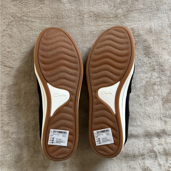 CLARKS cloudsteppers women’s slip ons Size 7 - Picture 4 of 4